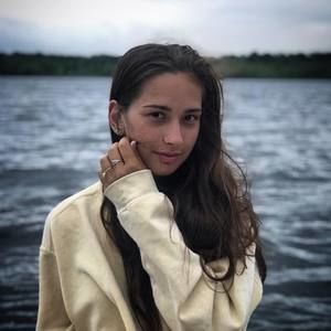 Meet your Posher, Bri